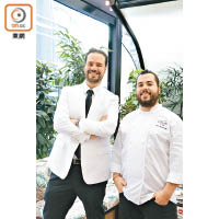 西班牙總廚Daniel Benitorafe Rivera（右）以家鄉傳統技巧烹調創意料理，總經理Borja Sanchez（左）則樂於向客人推介每道菜的品嘗方法。
