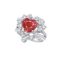 心形紅寶石鑽石戒指，鑲有1顆3.01卡艷紅色心形紅寶石及鉑金。 $388,000