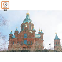建於1862年的聖母安息主教座堂為東正教教堂，由俄國建築師Aleksey Gornostayev設計。