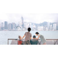 拍攝了將近兩年，黃肇邦決定在陳小姐帶沛叔和阿金到維多利亞港看海的一刻停機，作為電影的結局。