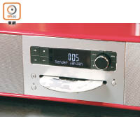 吸入式唱盤兼播CD音樂，同時支援DAB+及FM電台功能。
