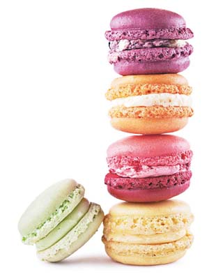 馬卡龍乃法國傳統甜點，經多年發展，無論造型或味道上都有很大變化。