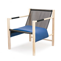 Cubic<br>這張方形椅子既輕巧又舒適，更使用了纖維物料作支撐，以加強穩定性。