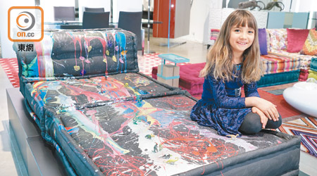Aelita Andre，2007年在澳洲出生，年僅4歲已在紐約舉行首個個人畫展，作品於7日內全部售出；後來又於意大利雙年展（Italian Biennale）獲得Leonardo Da Vinci Prize，驚天才華廣受肯定。