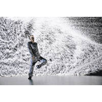 澳門文化局特別委約著名藝術家梅田宏明舉辦舞蹈工作坊，從中甄選舞者參與藝術節節目《梅田宏明雙舞作》。