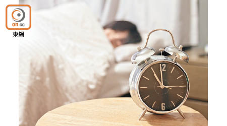 有規律的作息習慣，有助改善睡眠質素，最理想是每晚11時上床。