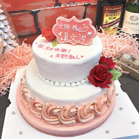 Pippa特地為五個女神演唱會炮製的慶祝蛋糕，也同時為夏文汐慶生。