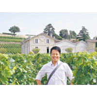 2003年開始鑽研葡萄酒，當年經營貿易生意就經常到波爾多的酒莊參觀。