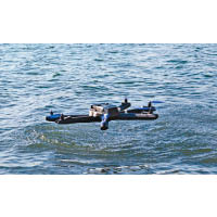 Diodon六軸航拍機最大特點是可以在水面上起飛和降落，是少有水空兩用款式。