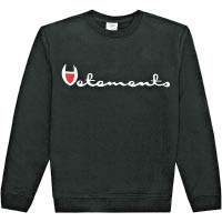 惡搞Champion Logo嘅VETEMENTS Sweater（唔係聯乘）。