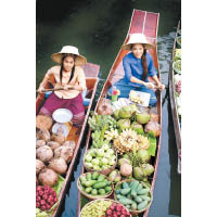 曼谷安帕瓦水上市場為地道的泰國周末水上市場。