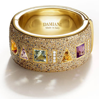 Damiani Tribute啡鑽、灰鑽、白鑽及彩色半寶石戒指。HK$93.6萬（C）