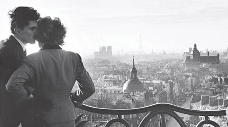 Willy Ronis, les Amoureux de la Bastille ©Willy Ronis_Mediatheque