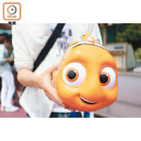 在爆谷檔可以買到Nemo爆谷桶，眼仔睩睩之餘，你還可以轉動它的眼睛，忠粉怎可錯過，售￥2,300（約HK$161）。