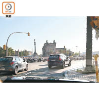 在西班牙的繁忙道路行駛，XC60表現寧靜舒適。