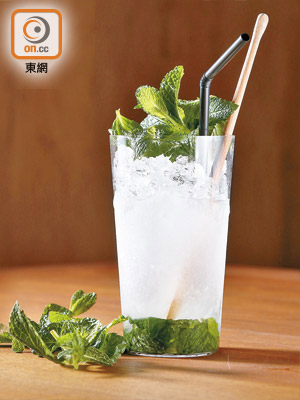 Mojito<br>稍加改良的經典雞尾酒款，特地加入少許日本冧酒，即使冰粒溶掉，也能嘗到濃烈的冧酒味道。