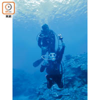 即使你沒潛水執照，也能來蘭嶼玩潛水體驗，有潛水教練1對1指導。