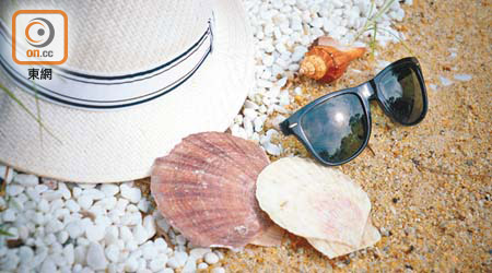 除太陽帽和太陽眼鏡外，防曬產品也是夏日必備之物。