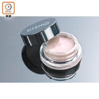 GIORGIO ARMANI Eye & Brow Maestro $260（C）<br>可作眼線筆、眼影及眉筆等多種用途，甚至可以在髮線位置添補髮色。