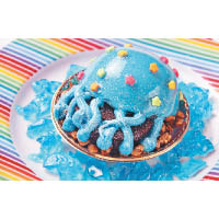 胖嘟嘟淺藍色的水母，其實是一個蛋糕。