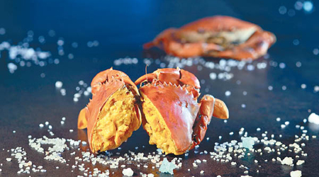 黃油蟹素有蟹中極品之稱，一身黃油甘香豐腴，肉質肥美鮮甜，配搭不同食材更有互相提味的作用。