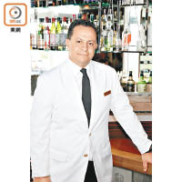 酒店首席混合調酒師Maurice Bekouchi有豐富雞尾酒知識，除了經典款式外，還會創作富個人風格的雞尾酒。