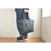 UNIVERSAL PRODUCTS Canvas Tote 約$1,000（Ｅ）