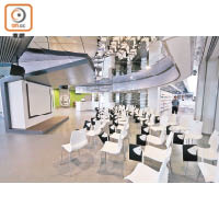 館內也有很多多功能用途空間，可進行不同類型的講座活動。