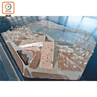 在館內也有圖資館的模型，介紹整座建築設計的概念。