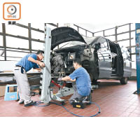 特設「打銅」服務，經驗豐富的維修技工，在先進及專業器材協助下，為發生過碰撞的汽車來個凹凸還原。