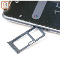 雙卡雙待設計，惟其中一張nanoSIM卡需與microSD卡二選一。