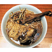 當歸鴨和四神湯都是到台南旅行必試的養生補湯。