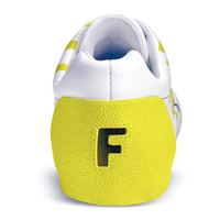 鞋踭特別加上Filip Pagowski的名字首字母「F」裝飾，效果搶眼。