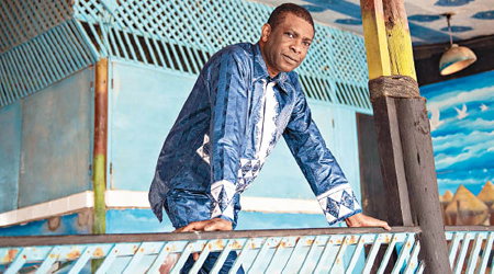 來自塞內加爾的Youssou N'Dour將帶領「達喀爾超級巨星樂團」，以澎湃歌聲為藝術節揭開序幕。
