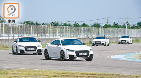 Audi早前在台灣高雄大鵬灣國際賽車場舉行了Audi Driving Experience。