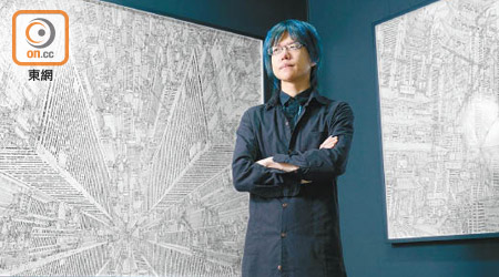 田島先生利用不同的透視點，勾畫出霓虹招牌與摩天大樓互相融合的城貌，展現出獨特的「田島風格」。圖為作品《深深蕩蕩的墜落》。