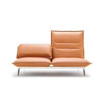 NOVA<br>設計輕巧的梳化，可隨時變身成躺椅或睡床。$71,693起