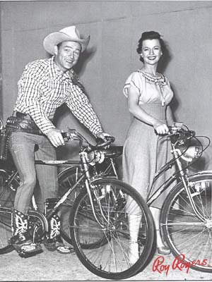 影星Roy Rogers（左）經常在電影及共開場合中穿着牛仔靴。