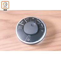 RotoDial圓形遙控器不僅外形時尚，還能控制音量及切換音源。