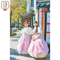 穿上韓服或宮廷服流連於韓屋村，是朝聖的指定動作。