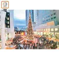 市集內高達27米的超大型聖誕樹耀眼非常。