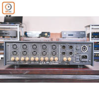 備有多組平衡及RCA輸入插口，能靈活接駁CD機及網絡播放器等。