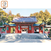志波彥神社於明治時代遷入鹽釜神社，變成鮮有的雙重神社。
