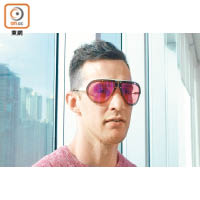 CARRERA風鏡式太陽眼鏡 $2,030（B）