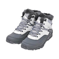 在日本東北冰天雪地的地方，實地測試Merrell AURORA 6 ICE+ WATERPROOF，它的防水、抓地及保暖效果都相當良好，售$1,590。