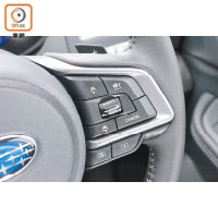 軚環右方設有的「主動車距控制巡航」啟動鍵及設定與前車保持特定距離的撥鍵。