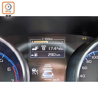 啟動「主動車距控制巡航」功能及設定與前車保持特定距離後，儀錶板的中央小屏幕會有相關資訊顯示。