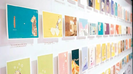 「Mr. Giraffe 2018 Postcard Exhibition」將帶來150張Postcard，展示如何以絲印技術印出插畫的精緻。