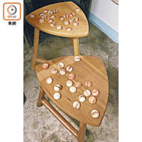 陳俊位其中一件作品波子木椅，設計洋溢着童心。