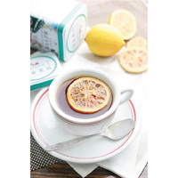 港式下午茶<br>以下午茶為靈感研發的檸檬茶，只要加鮮檸檬，再按個人喜好加糖便成，味道濃而帶少許澀味。